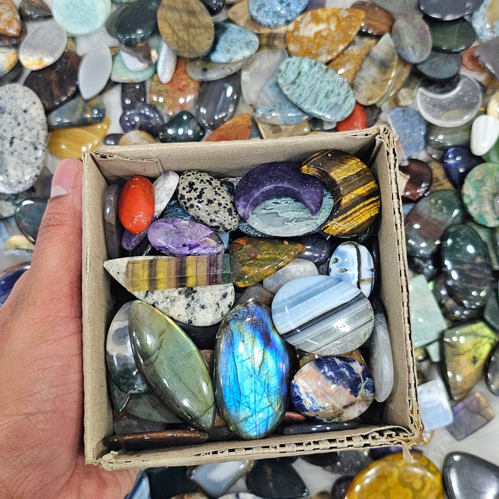 1 KG Mix Gemstone Box | 15mm to 50mm | 2023 Clearance Box - The LabradoriteKing