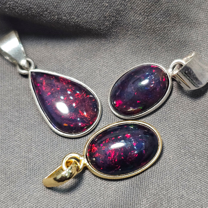1 Unit of Natural Smoked Opal Pendant | 15mm | Silver/Gold Plating option - The LabradoriteKing