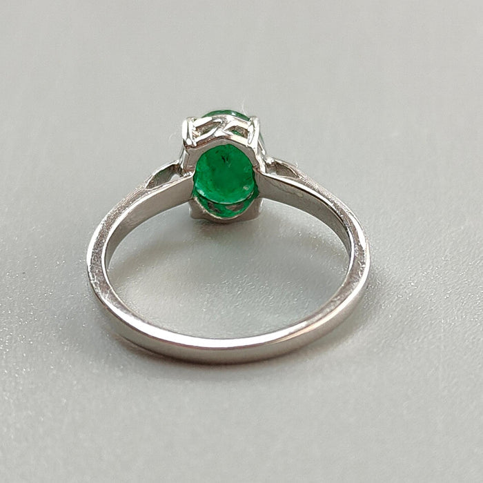 Emerald Faceted Silver Ring: 2.22gms Natural Untreated Emerald Oval Faceted Cut 925 Sterling Silver Prong Set Ring 6.85US