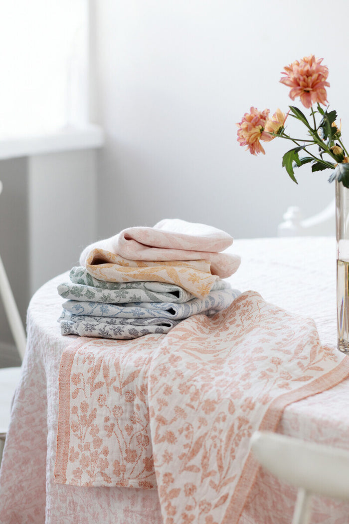 Lapuan Kankurit Niitty Tea Towel, White/Rose
