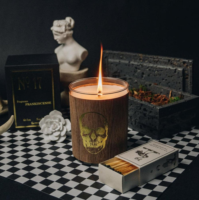 No. 17 Gold Skull Frankincense Wood Candle